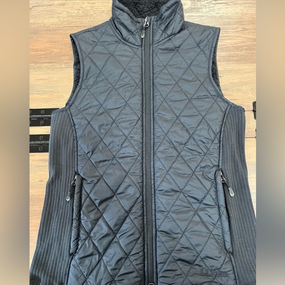 LL Bean Black Quilted Full Zip Fleece Lined Vest Knit Side Panels Women's XS Reg - Picture 1 of 6